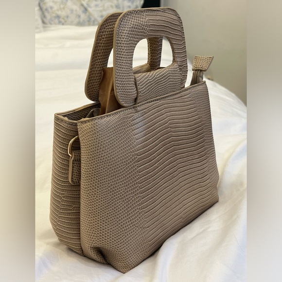 Mail + Lili mini Maya croc embossed vegan leather satchel - Picture 1 of 4